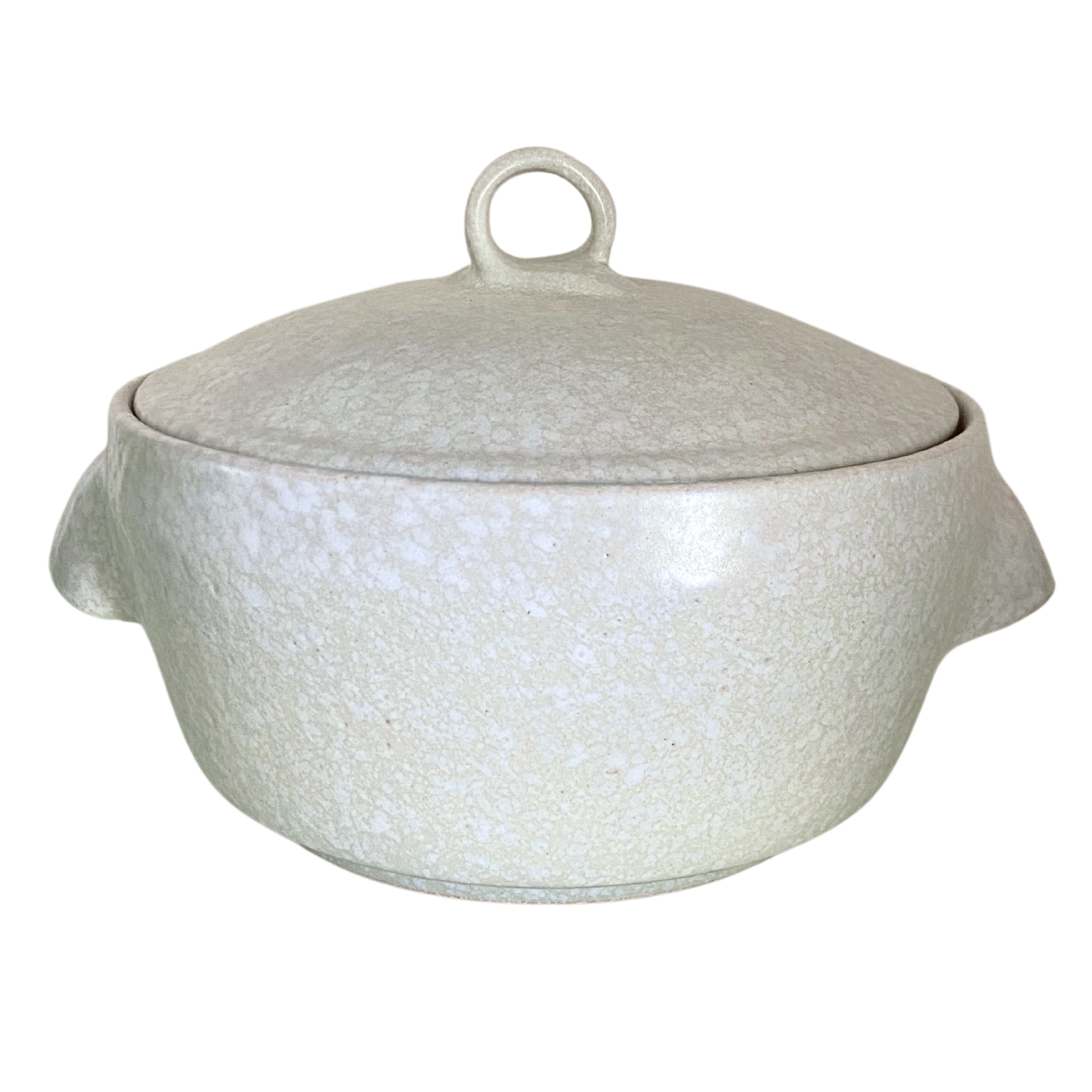 Handmade ceramic casserole dish in neutral tones from Etcha’s artisan tableware collection.