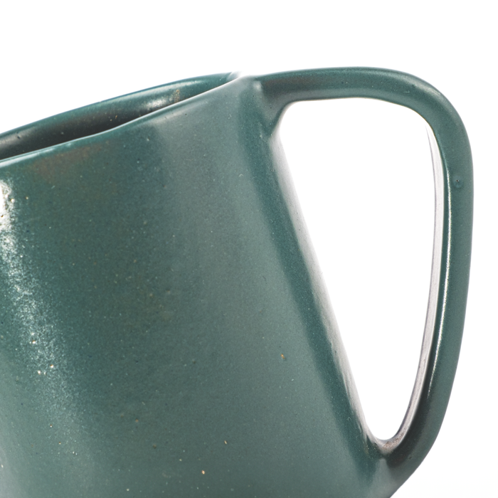 The Chic Mug | Green Matte
Colorful ceramic Chic Mug designed for stylish sipping and mix-and-match table settings