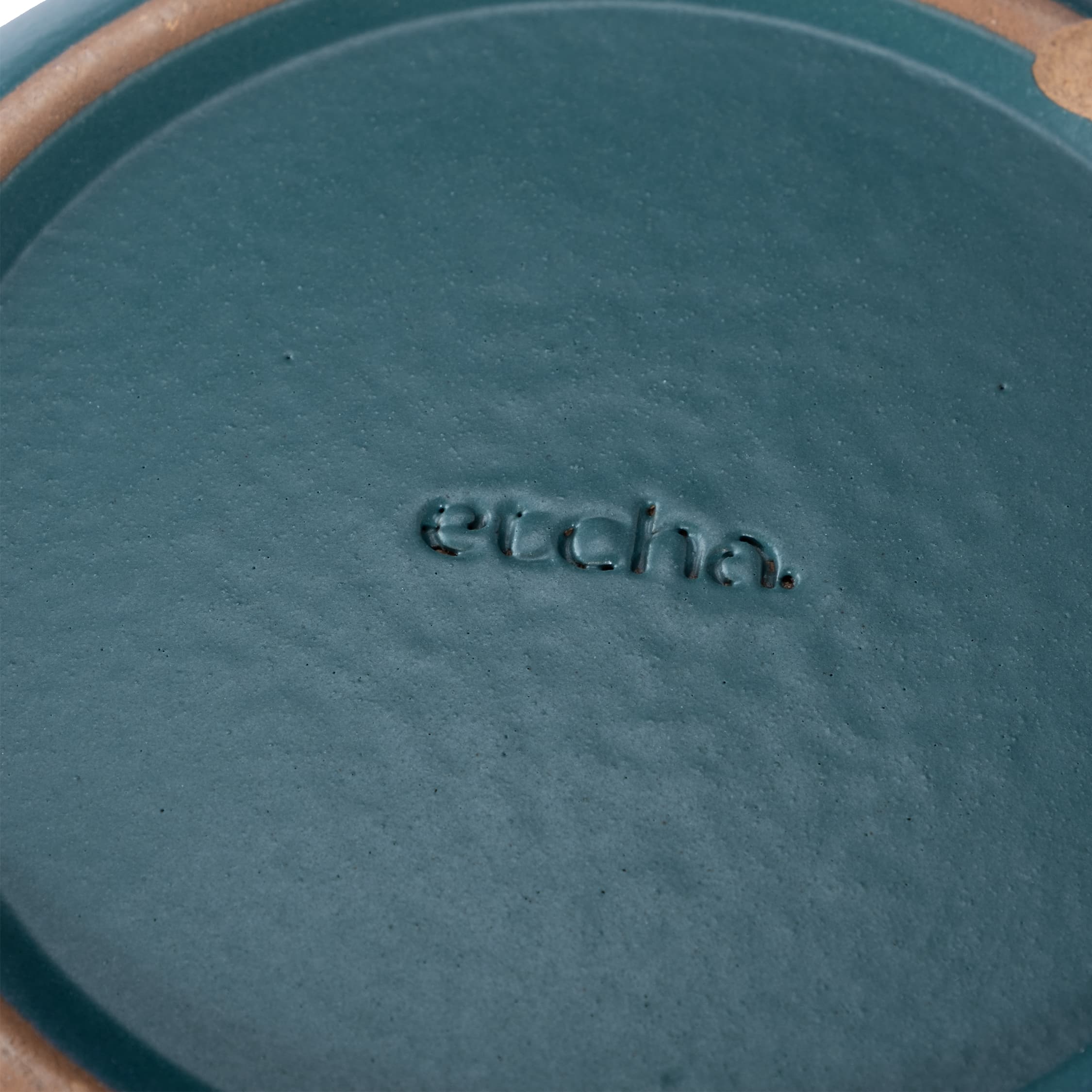 Salad Bowl | Green Matte
Handcrafted stoneware salad bowl with textured surface and artisanal design