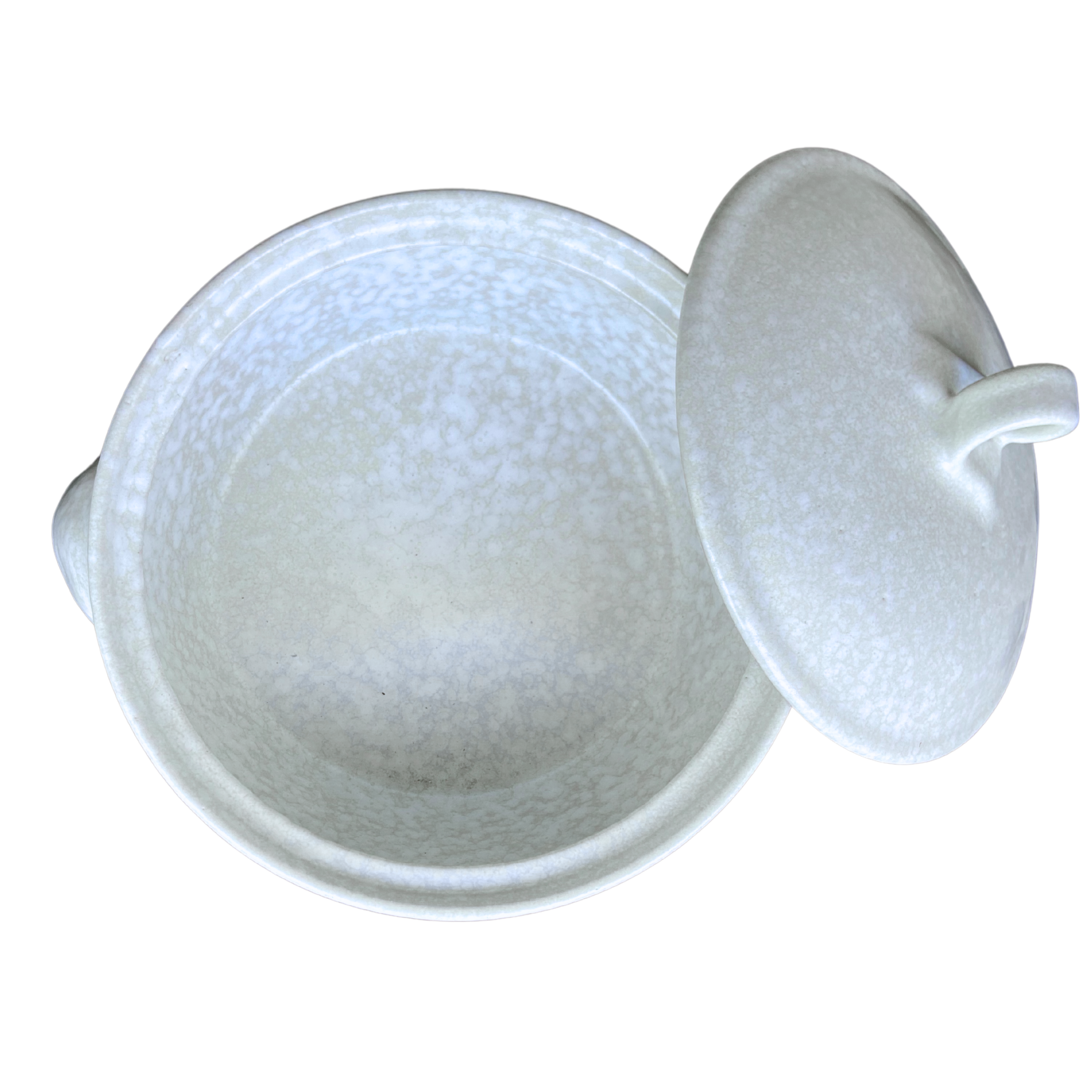 Handmade ceramic casserole dish in neutral tones from Etcha’s artisan tableware collection.