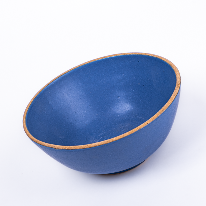 Small Bowl | Blue Matte
Handcrafted small stoneware bowl ideal for serving dips, sauces, or individual soups