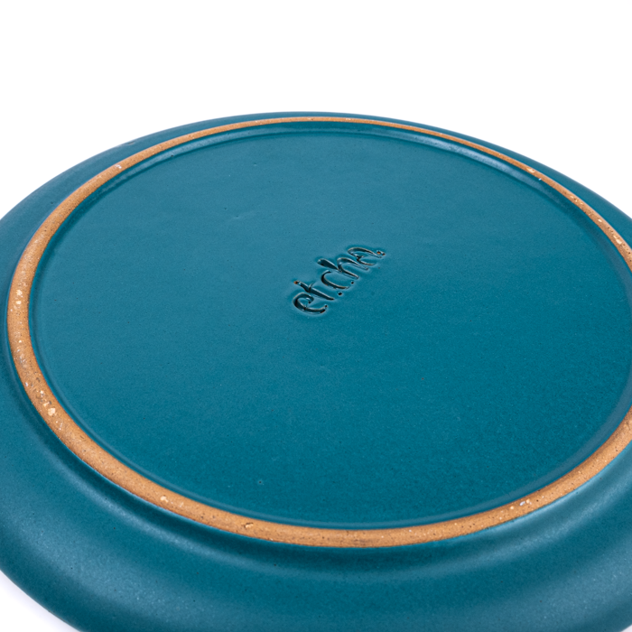 Medium Plate | Green Matte
Medium handcrafted stoneware plate with textured surface and artisanal design
