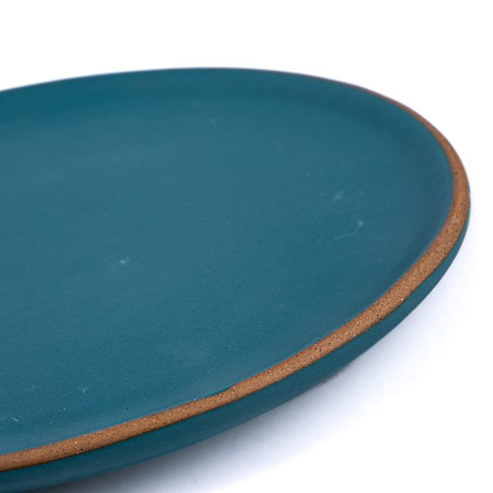 Medium Plate | Green Matte
Medium handcrafted stoneware plate with textured surface and artisanal design