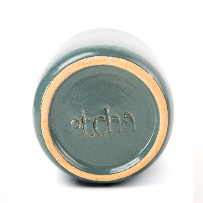 The Cool Cup | Green Matte
The Cool Cup handcrafted stoneware with colorful design for beverages