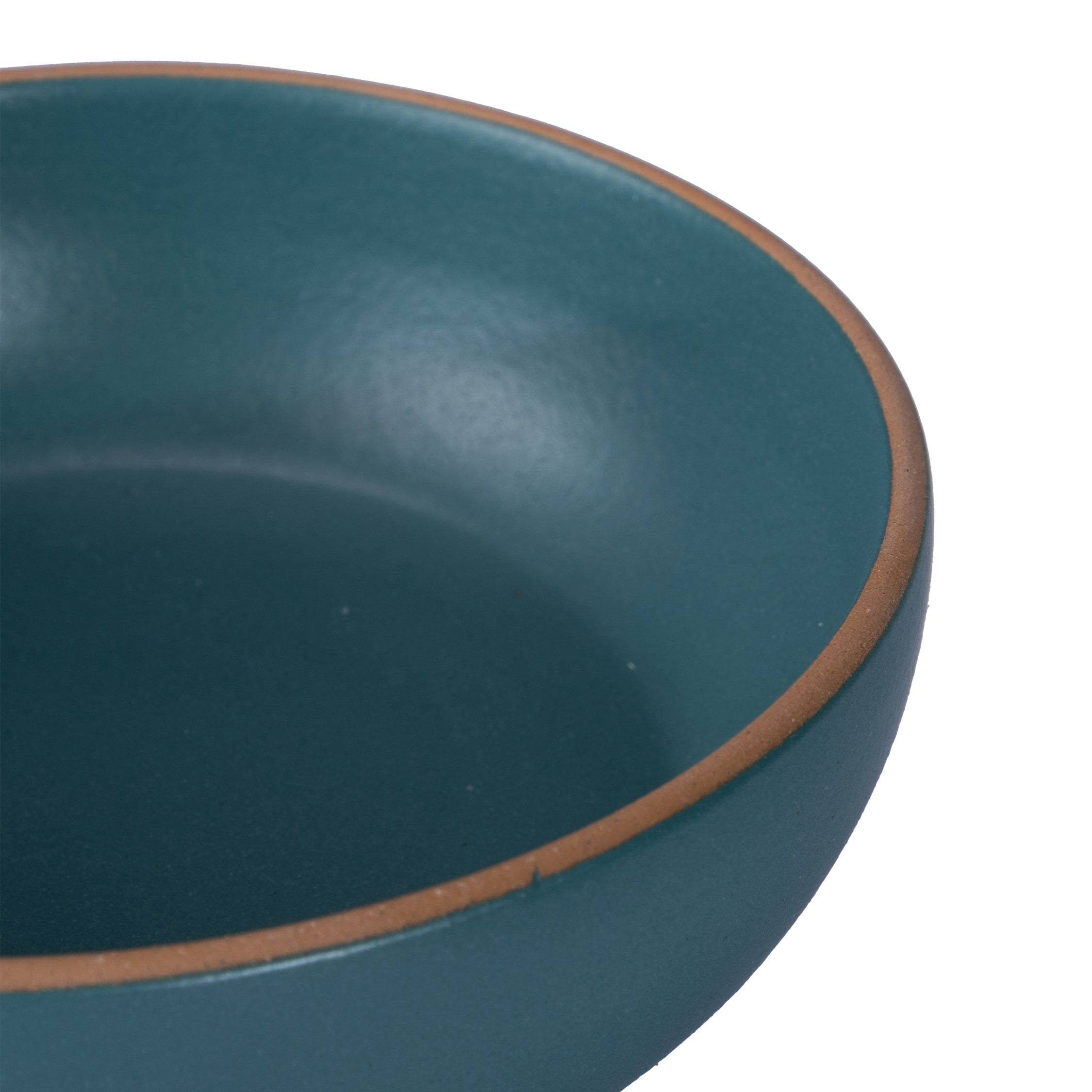Salad Bowl | Green Matte
Handcrafted stoneware salad bowl with textured surface and artisanal design